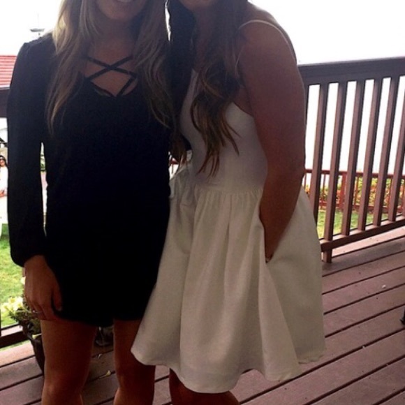 ♏️SOLD♏️ Lulu’s white short dress ♏️SOLD♏️ - Picture 3 of 5